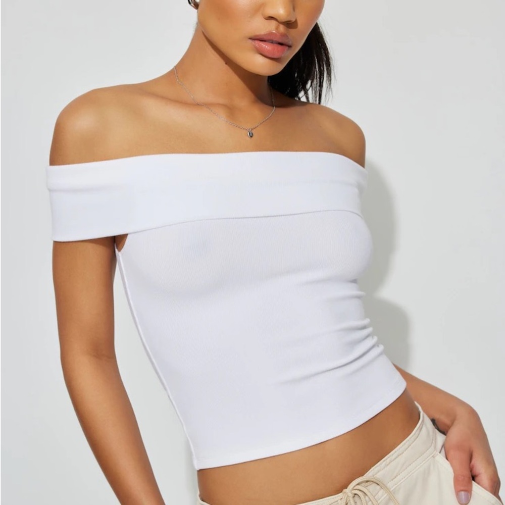 Dynamite Off-Shoulder White Top ✨2 FOR 25✨
